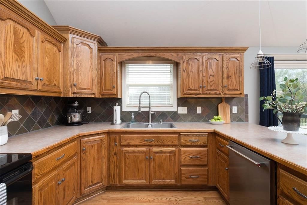 10751 N Laurel Avenue — photo 14