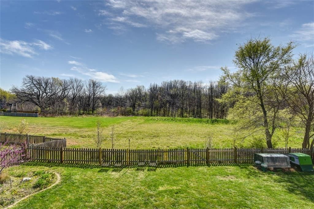 10751 N Laurel Avenue — photo 42