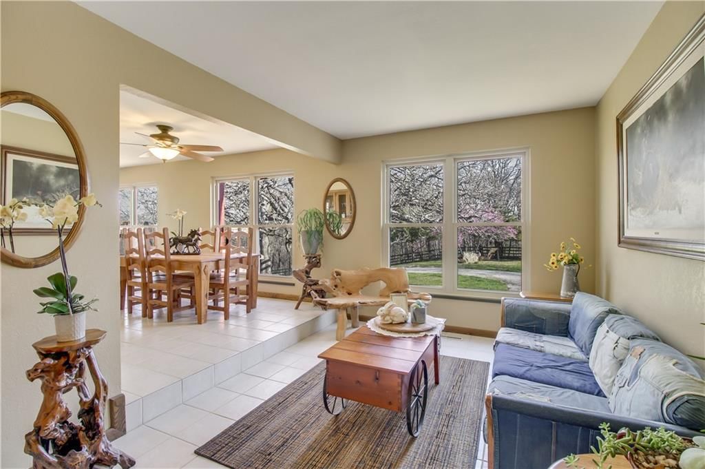 9014 S Buckner Tarsney Road — photo 9