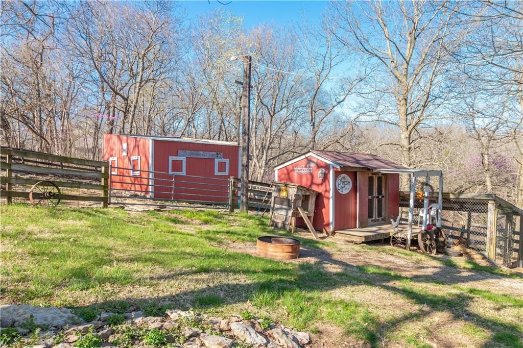 9014 S Buckner Tarsney Road — photo 30