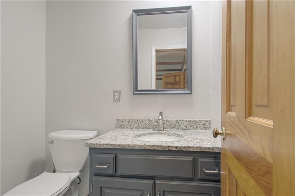 2208 NE 75th Terrace — photo 16
