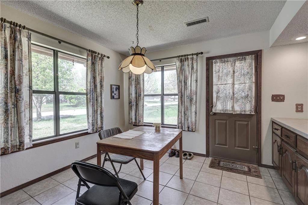 2301 S Stilwell Street — photo 15