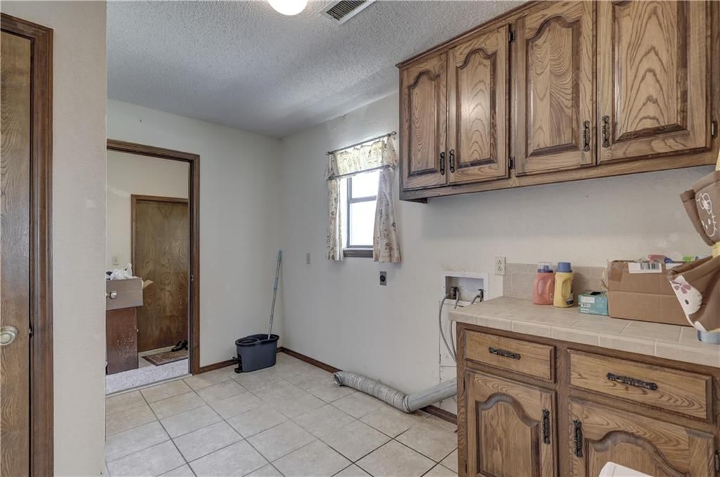 2301 S Stilwell Street — photo 34