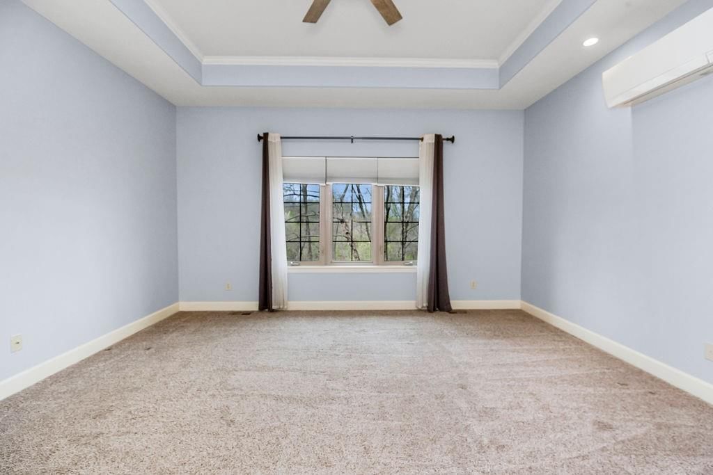 11826 Delavan Avenue — photo 13