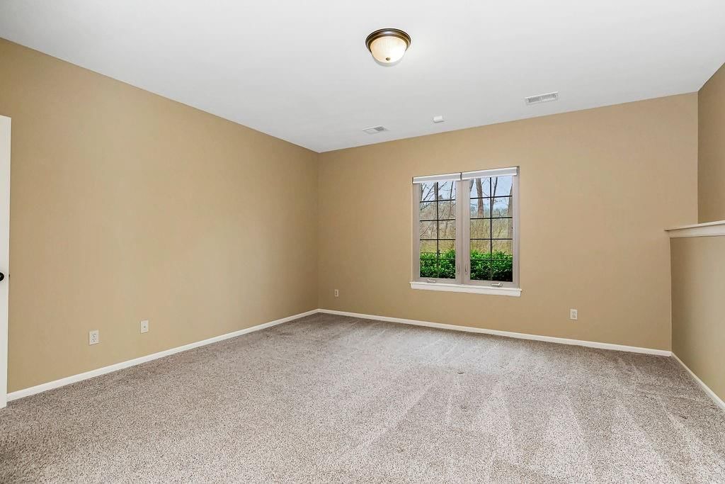 11826 Delavan Avenue — photo 22