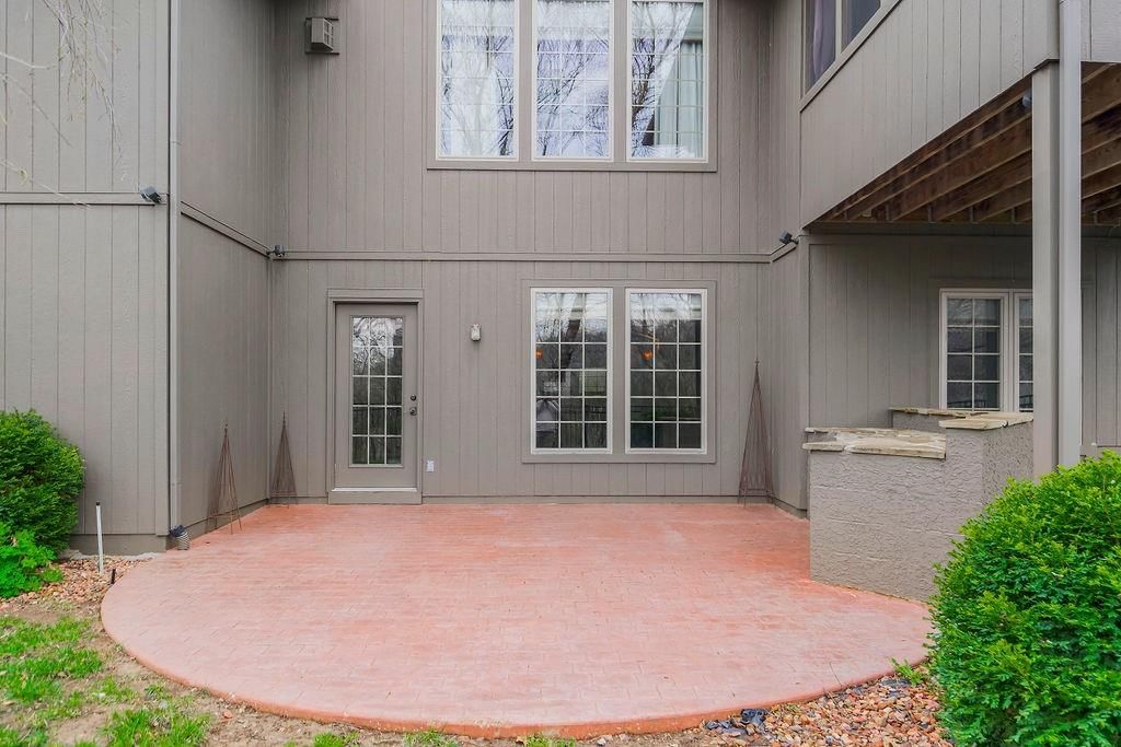 11826 Delavan Avenue — photo 28