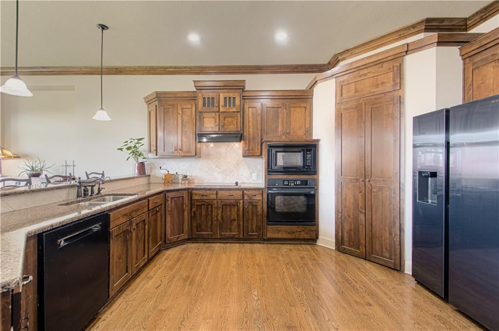 Photo 9 of 42 - 5000 N 143rd Street