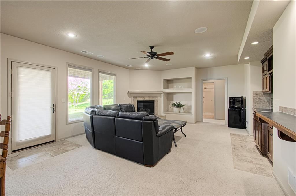 Photo 23 of 42 - 5000 N 143rd Street