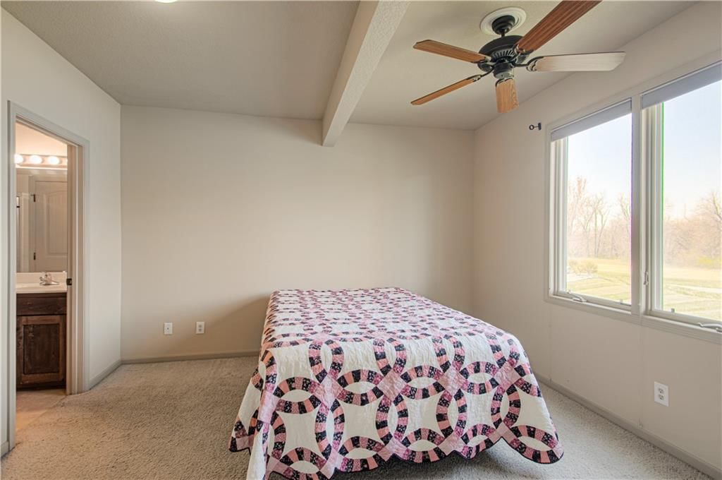 Photo 31 of 42 - 5000 N 143rd Street