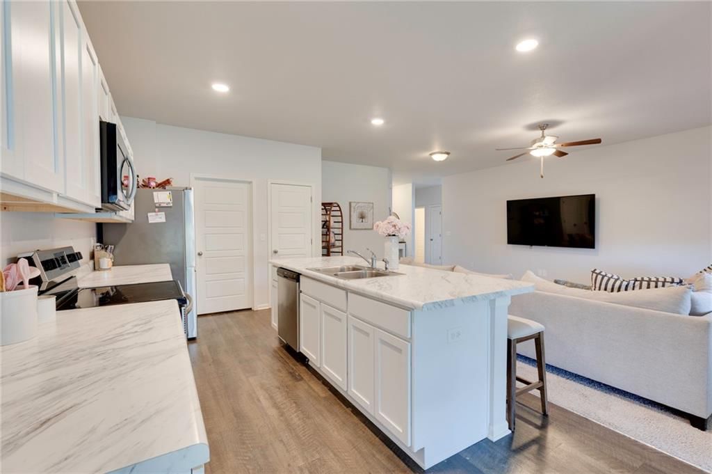 708 Roseberry Drive — photo 5
