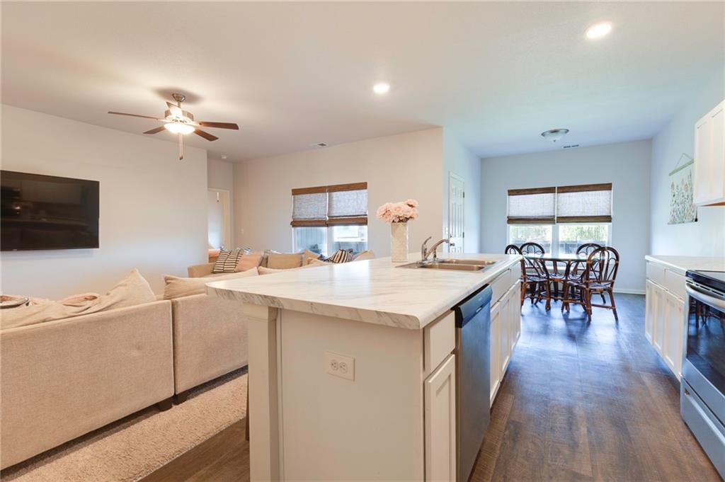 708 Roseberry Drive — photo 8