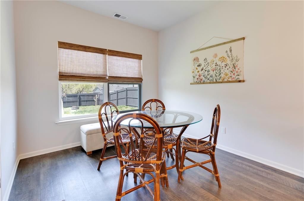 708 Roseberry Drive — photo 9