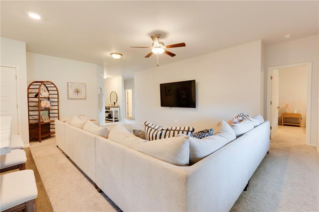 708 Roseberry Drive — photo 12