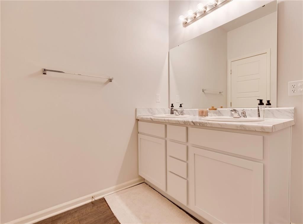 708 Roseberry Drive — photo 18