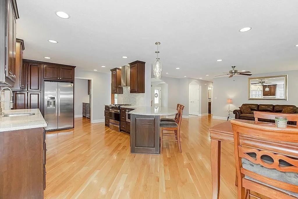 7700 W 100TH Terrace — photo 5