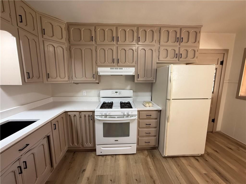 605 W Dakota Street — photo 5