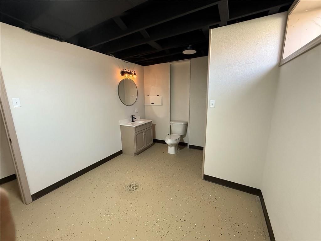 605 W Dakota Street — photo 38