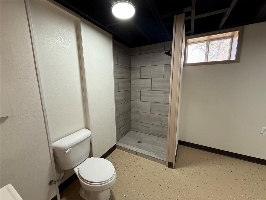 605 W Dakota Street — photo 40