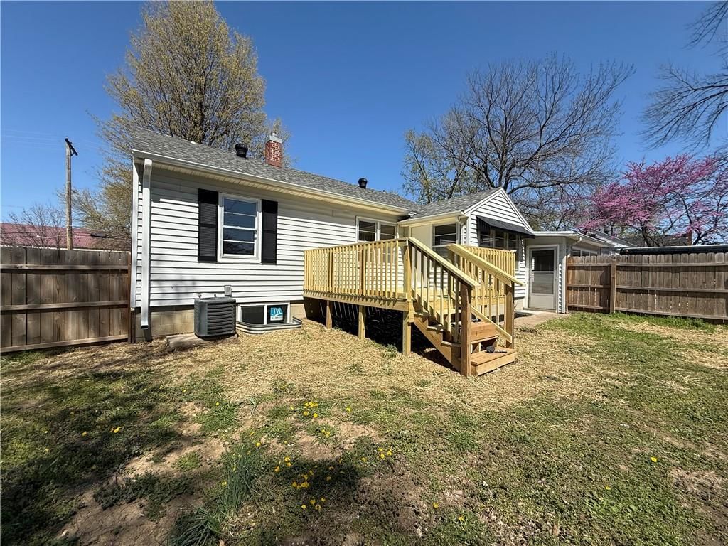 605 W Dakota Street — photo 54