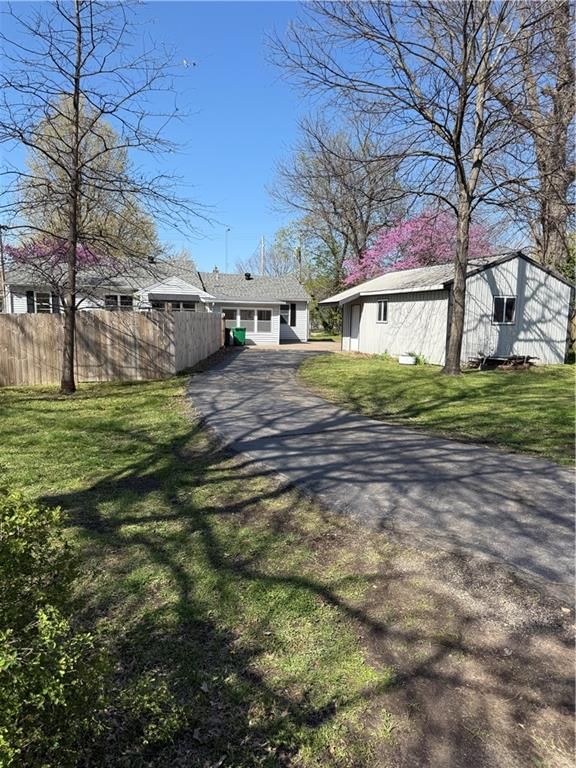 605 W Dakota Street — photo 56