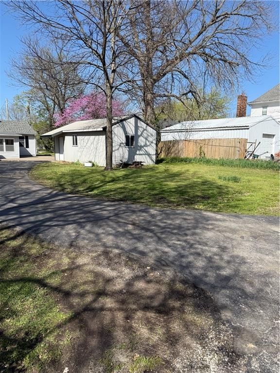 605 W Dakota Street — photo 57