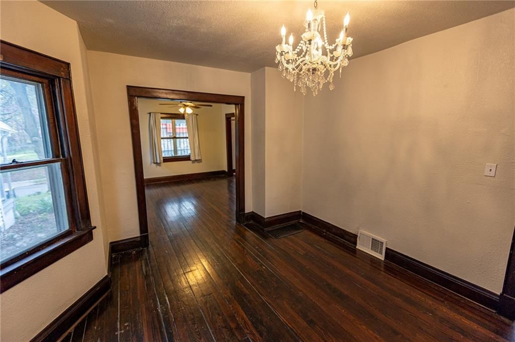 4402 Windsor Avenue — photo 18