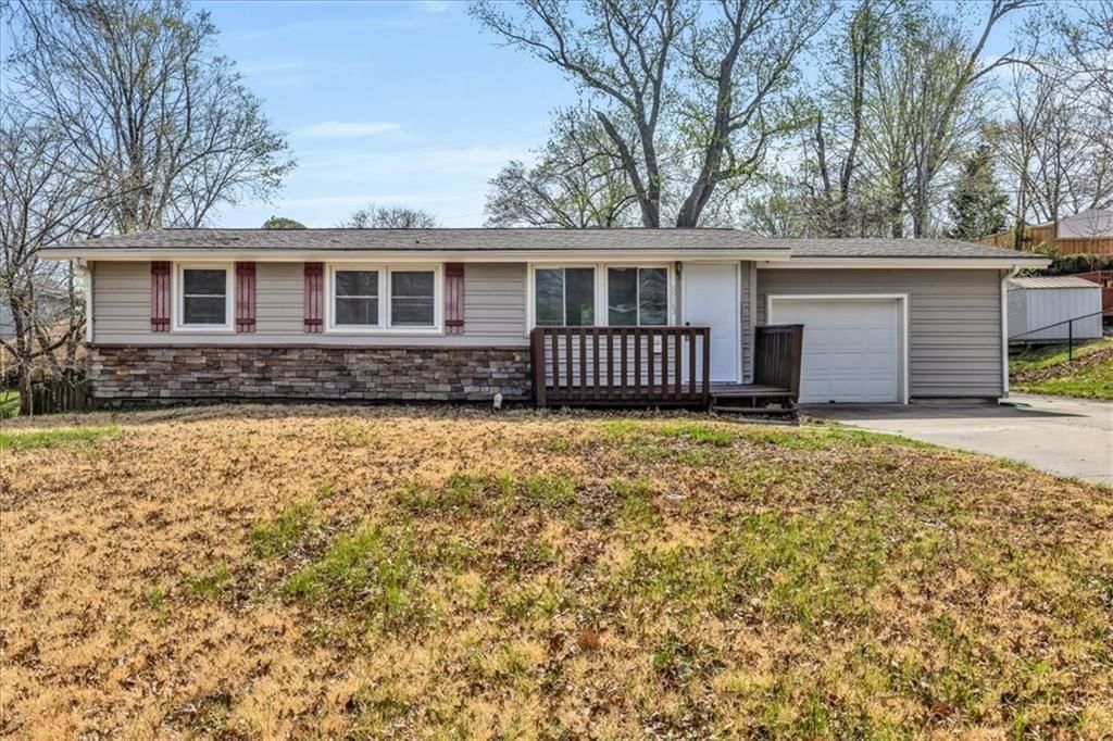 5713 N Woodland Avenue, Kansas City, MO