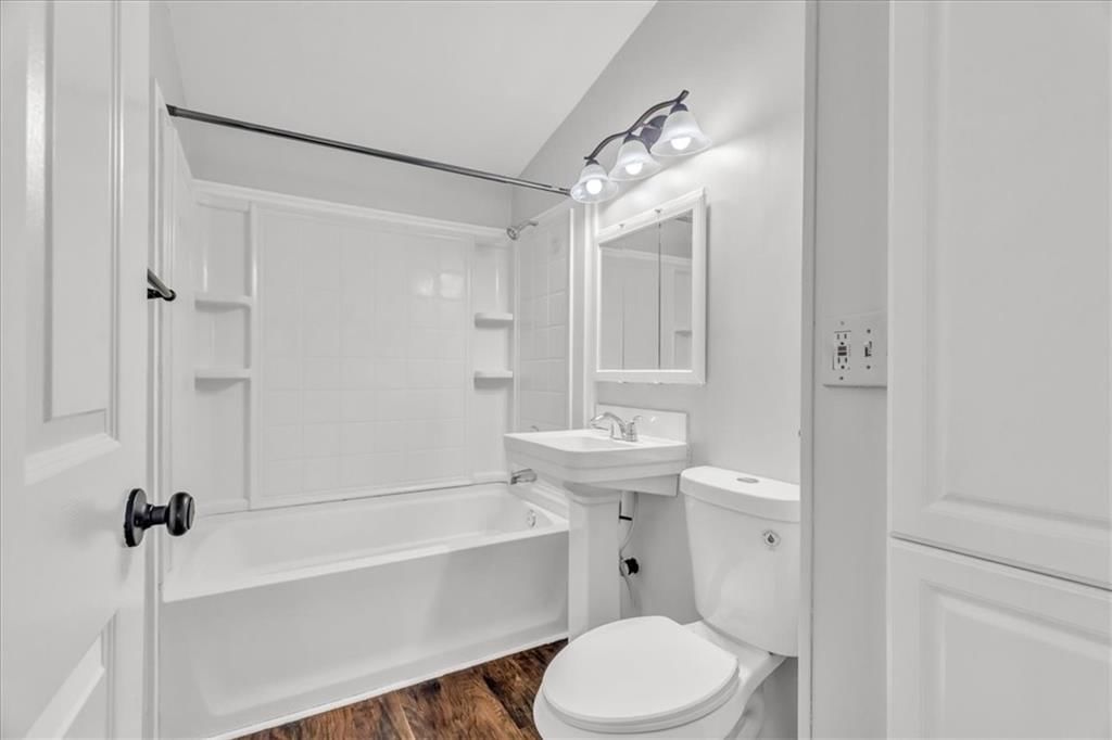 5713 N Woodland Avenue — photo 15