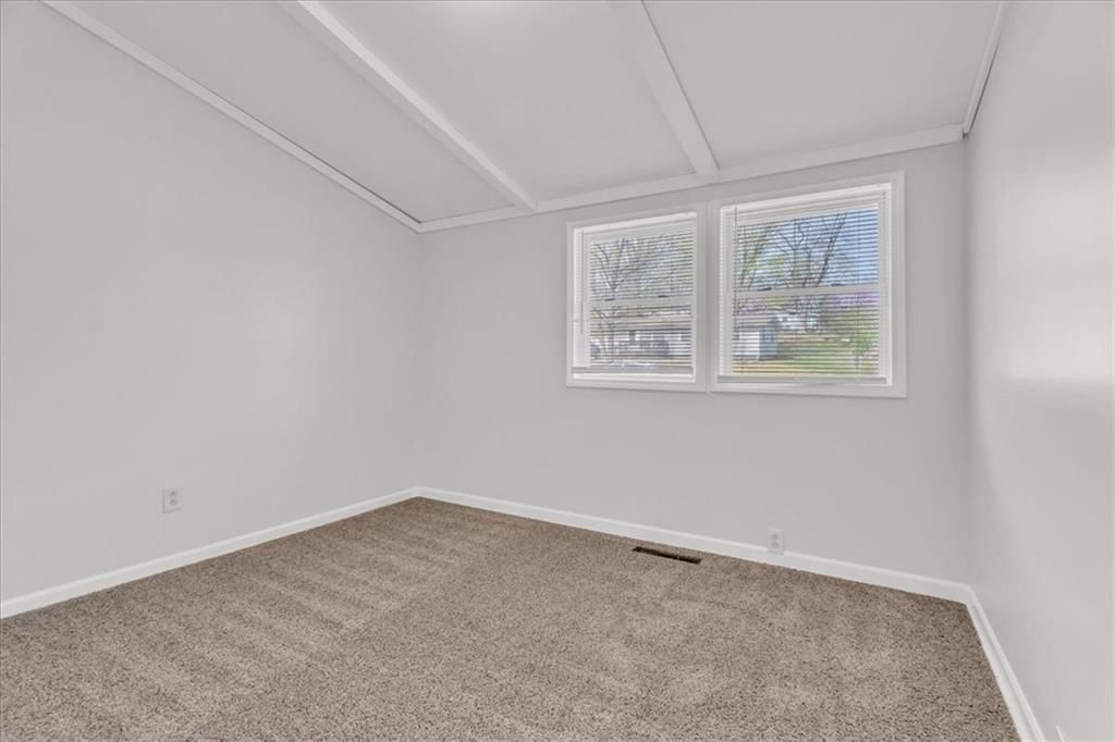 5713 N Woodland Avenue — photo 17