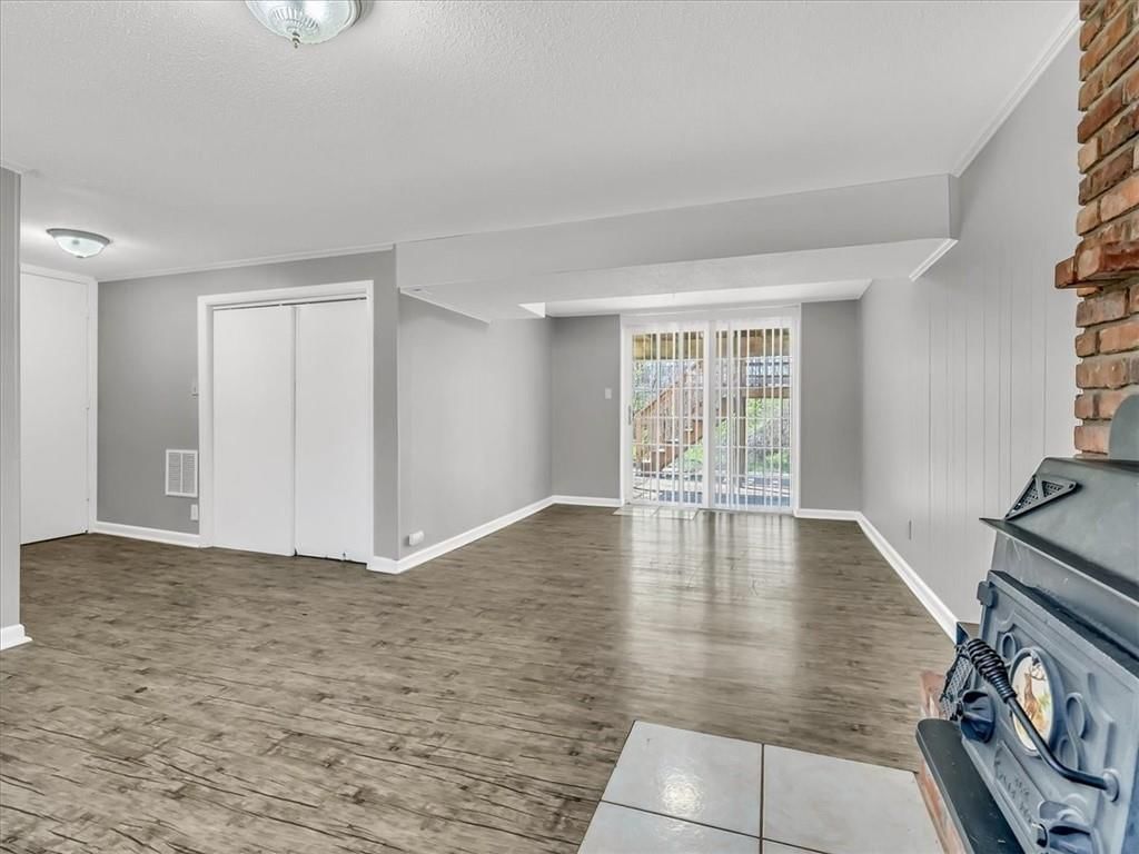 5220 OVERTON Avenue — photo 8