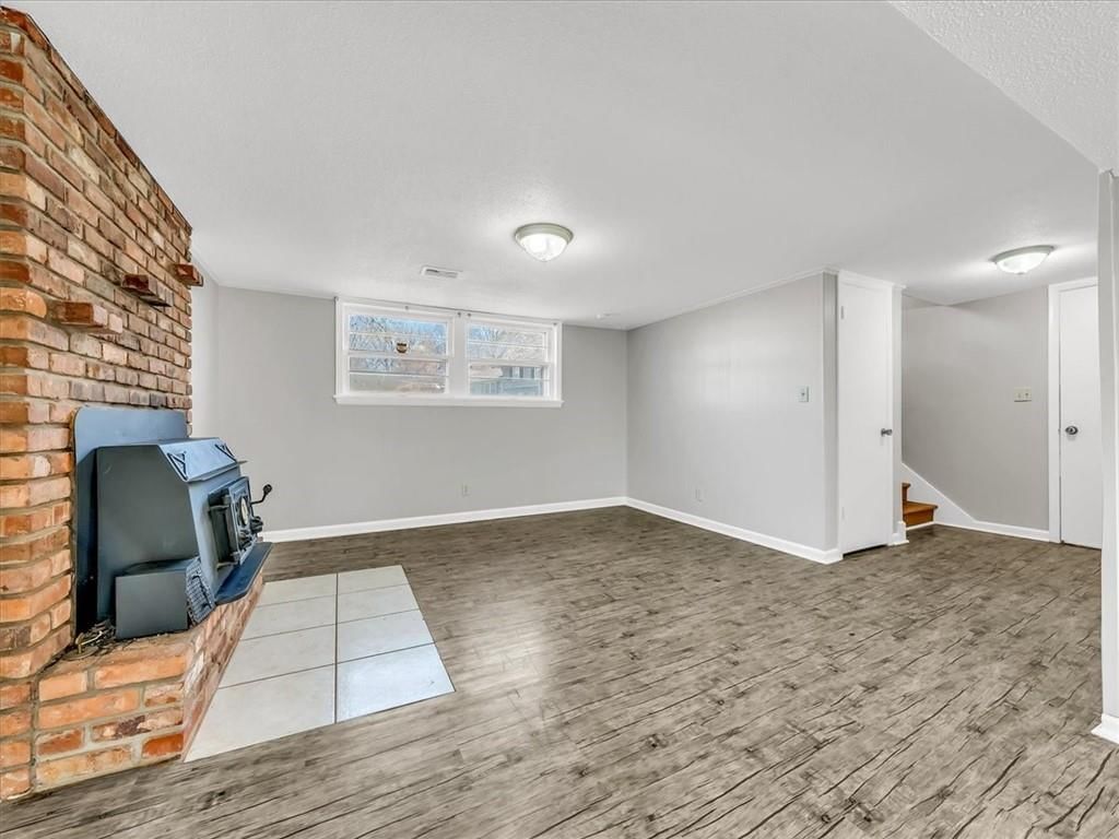5220 OVERTON Avenue — photo 9
