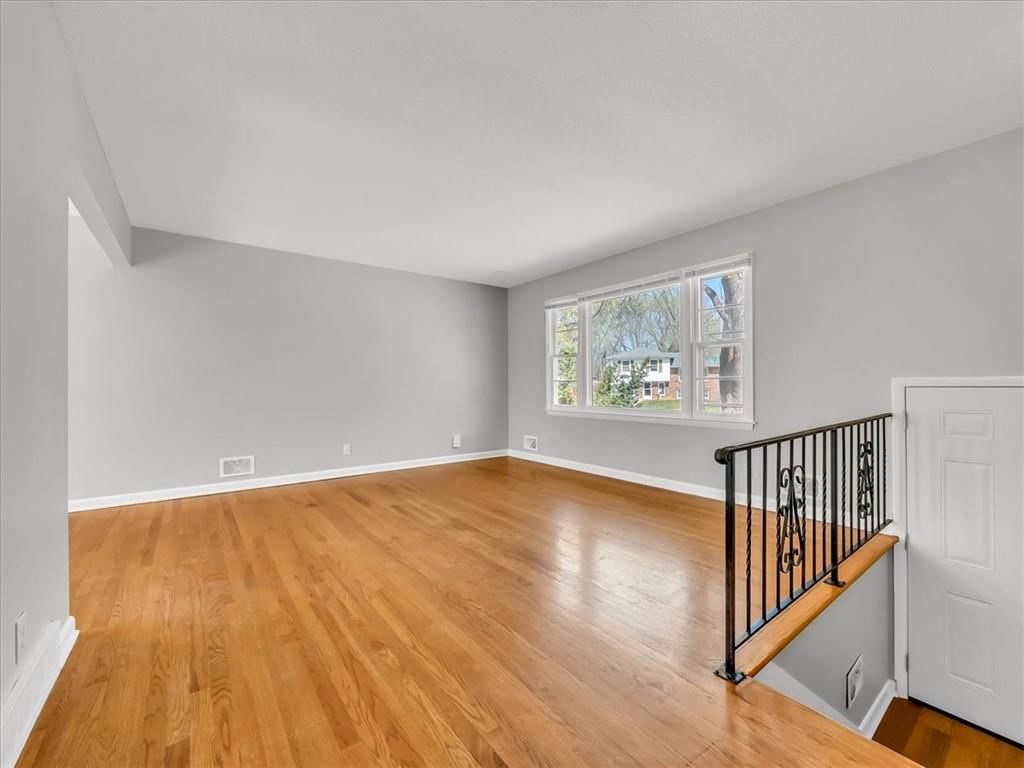 5220 OVERTON Avenue — photo 11