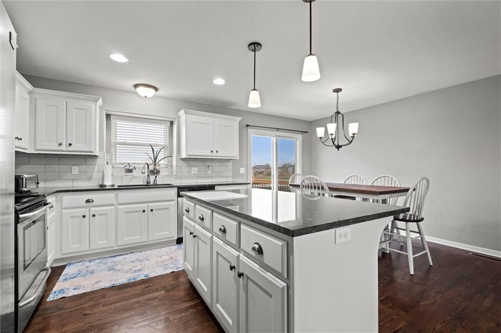 706 Quincy Court — photo 9