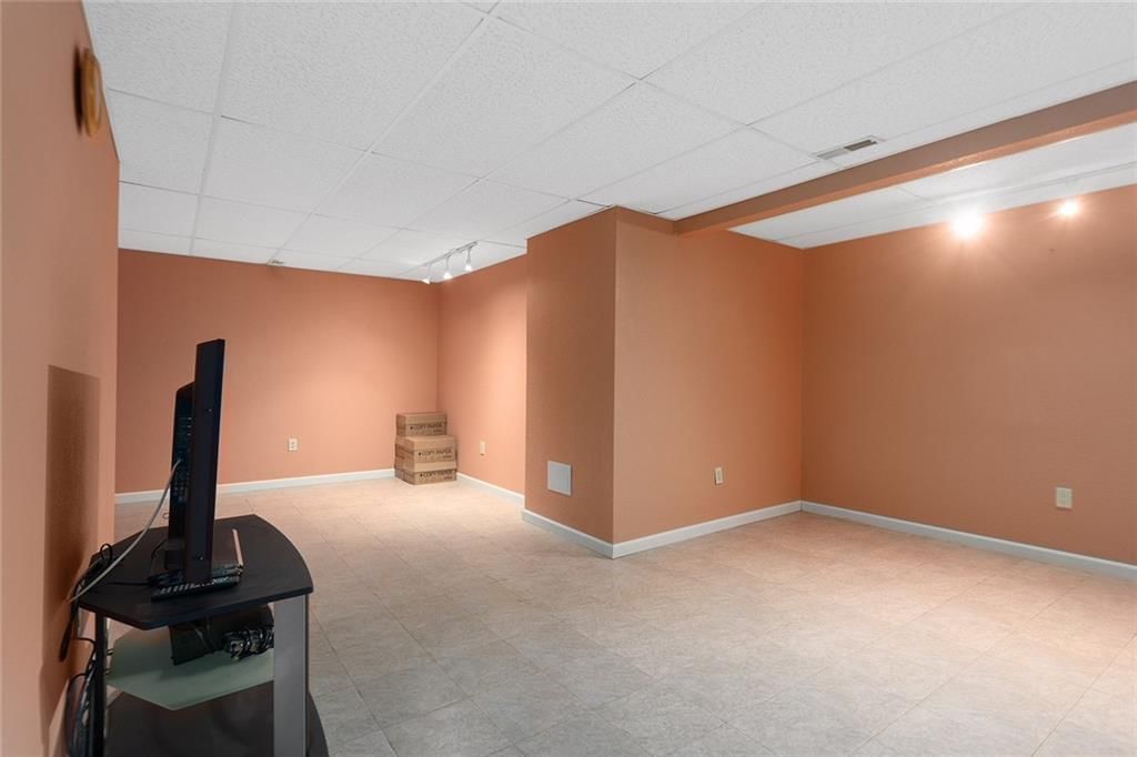 404 NE Harding Street — photo 17