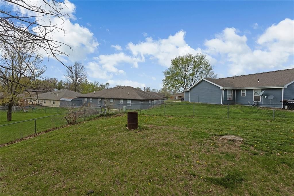 404 NE Harding Street — photo 27