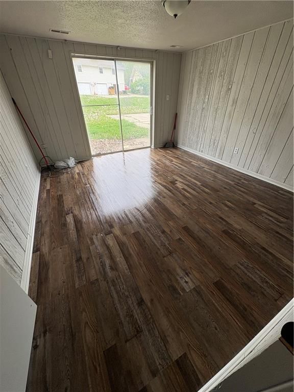 339-341 N Downey Avenue — photo 5