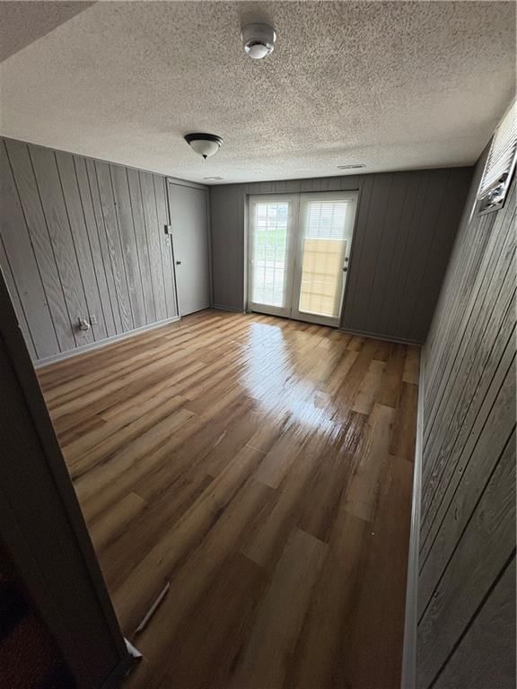 339-341 N Downey Avenue — photo 13
