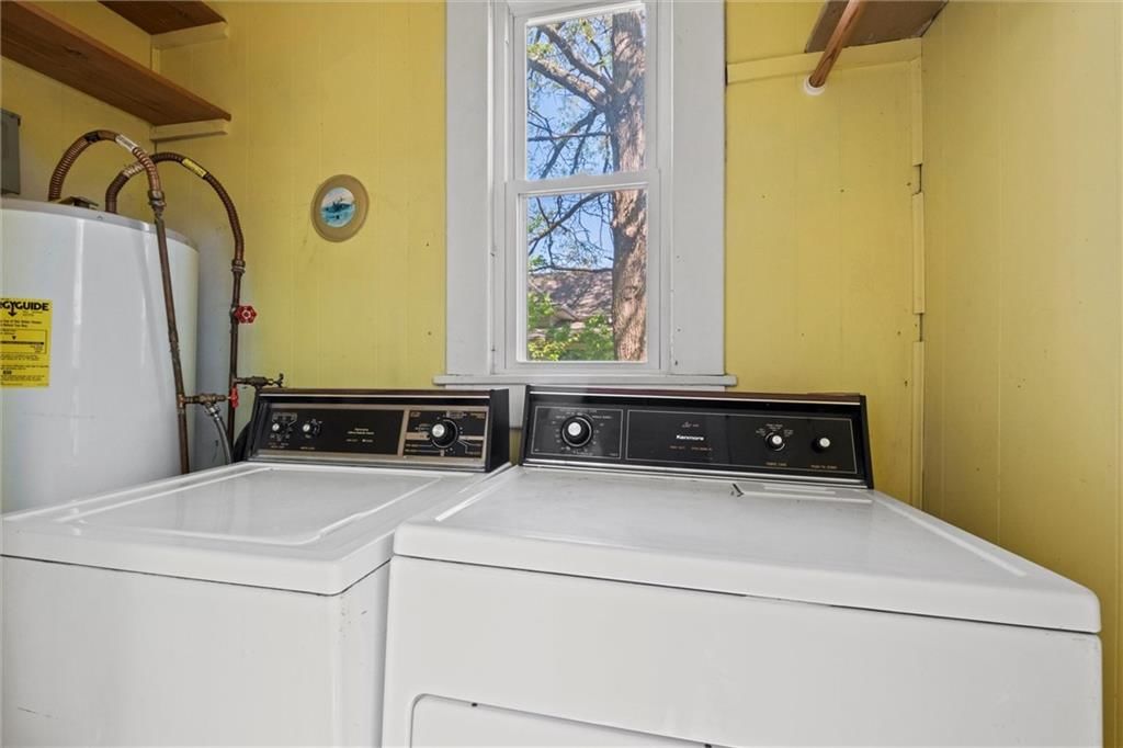 105 E Ottawa Street — photo 11