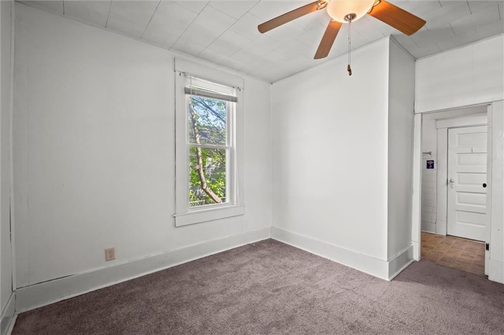 105 E Ottawa Street — photo 13