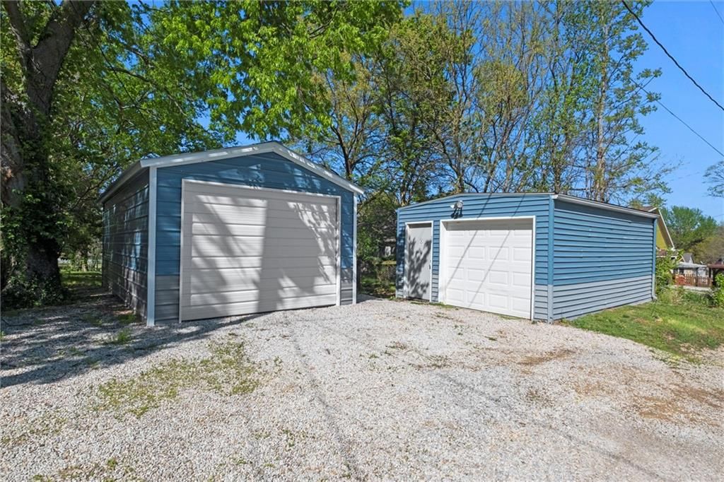 105 E Ottawa Street — photo 21