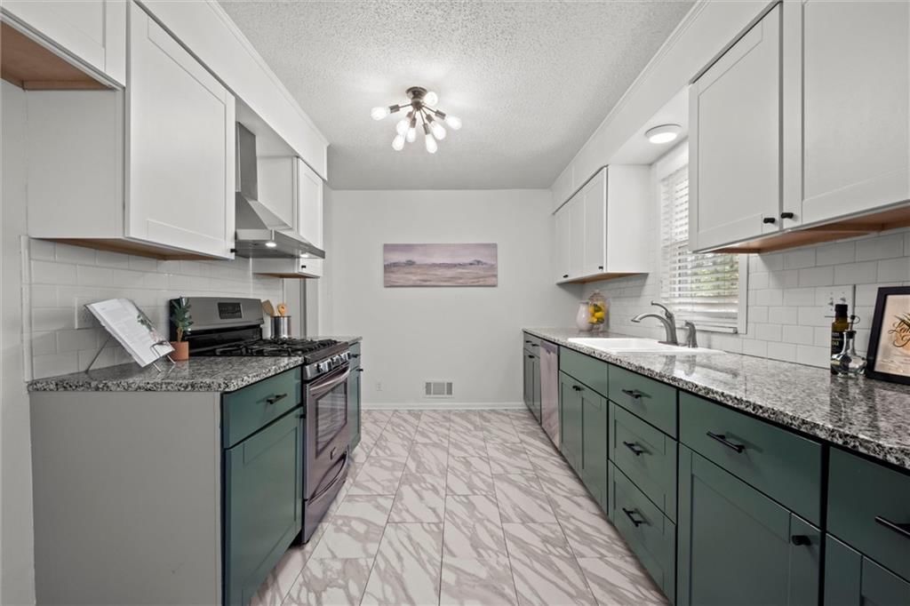7934 Robinson Street — photo 8