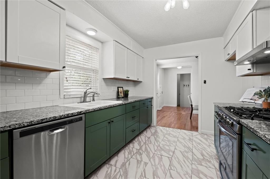 7934 Robinson Street — photo 10