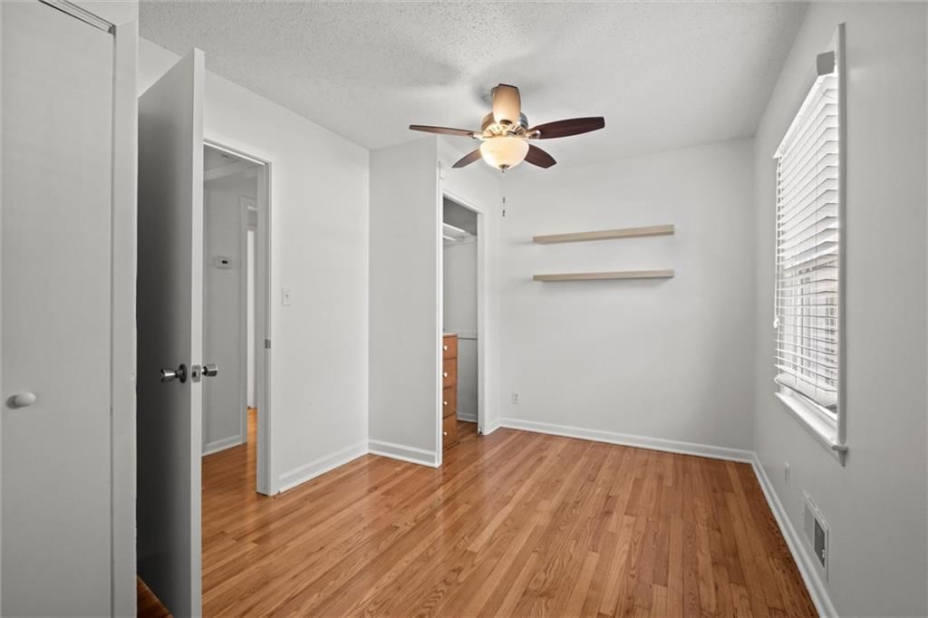7934 Robinson Street — photo 32