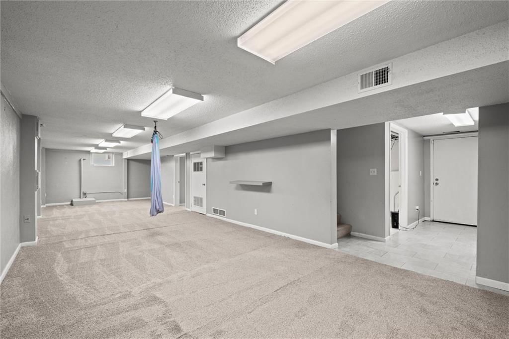 7934 Robinson Street — photo 33