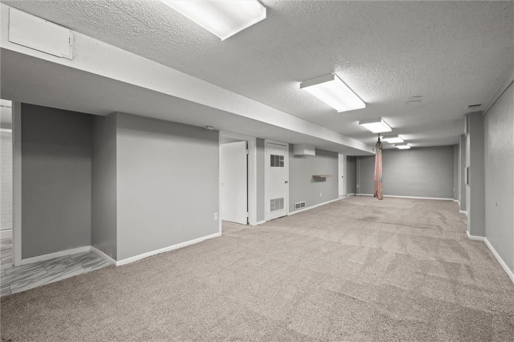 7934 Robinson Street — photo 34