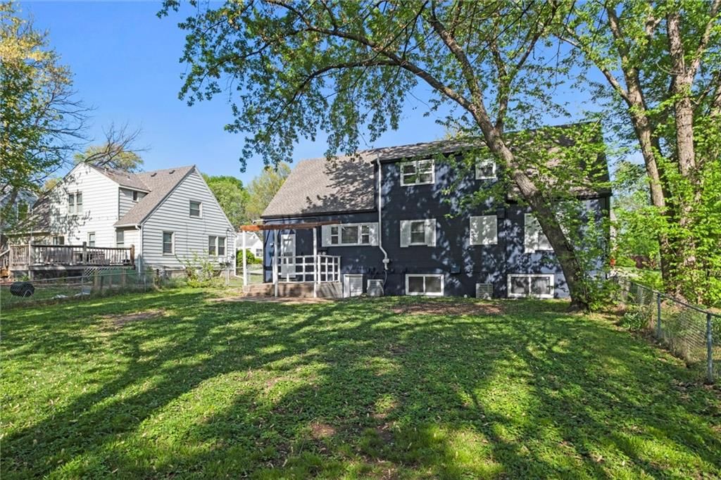 7934 Robinson Street — photo 40