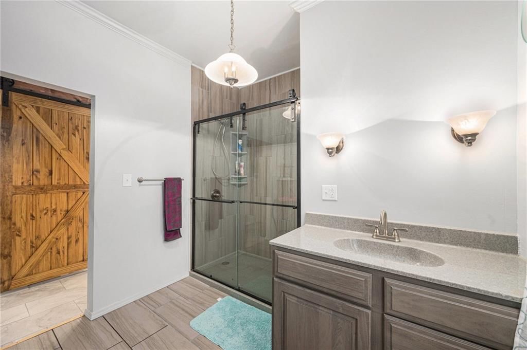 705 E 6th Street — photo 16