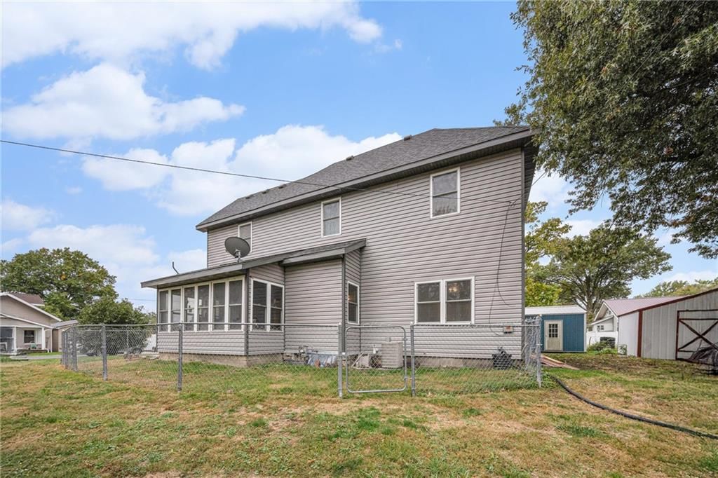 705 E 6th Street — photo 24