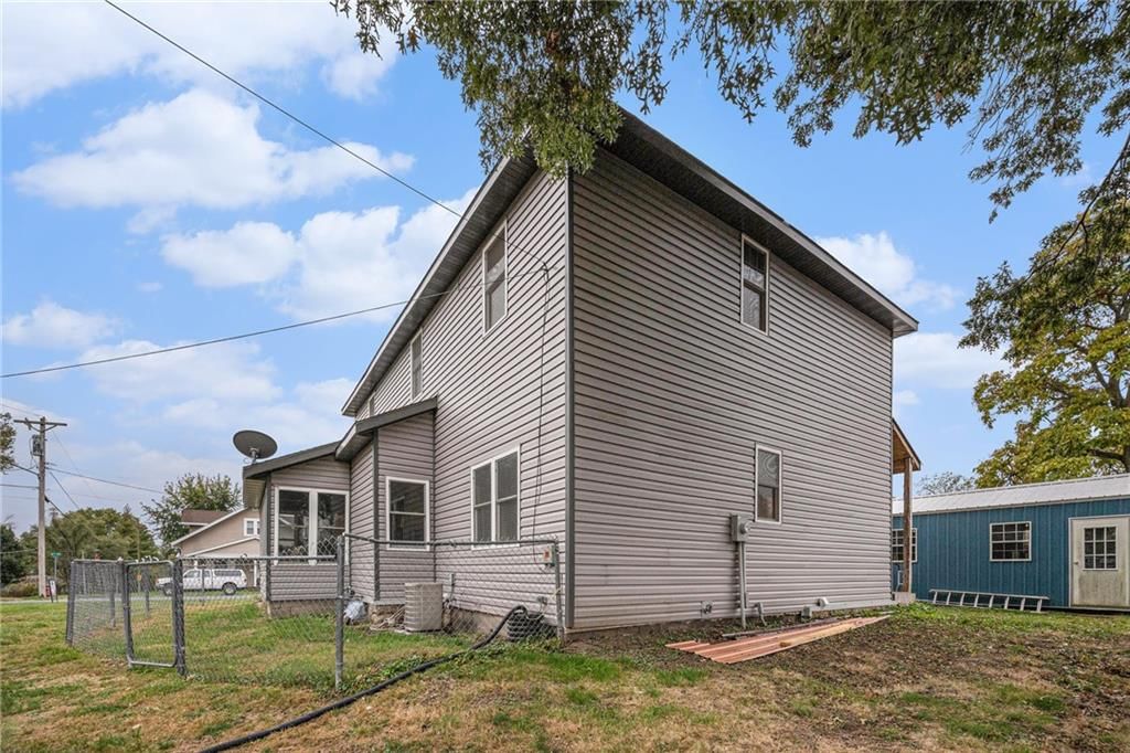 705 E 6th Street — photo 26