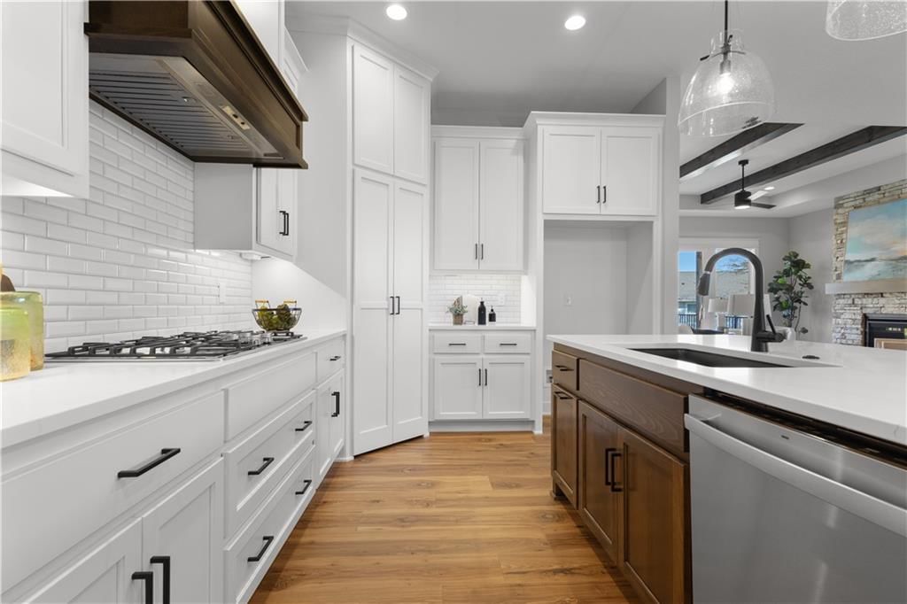 Photo 14 of 43 - 16540 NW 124 Street